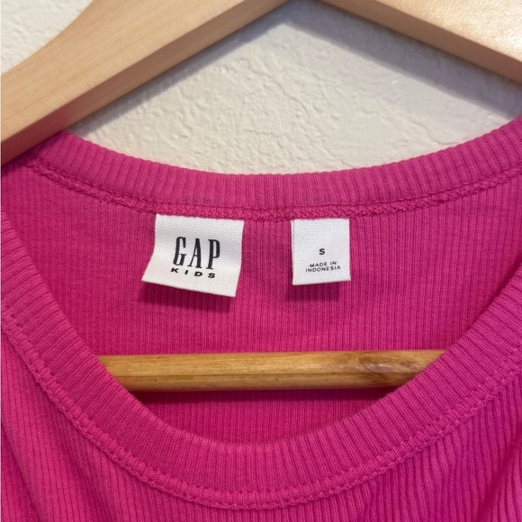 GAP Fuchsia Ribbed Tank Top - Picture 3 of 3